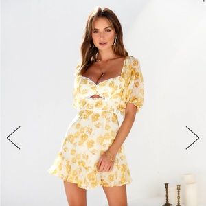 Hello Molly DRINKING GAMES DRESS YELLOW
